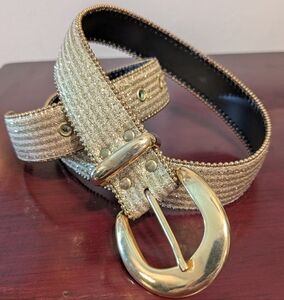 Elite Gold Metallic Fresno CA Gold Tone Buckle Glitter Belt Womens Size Medium